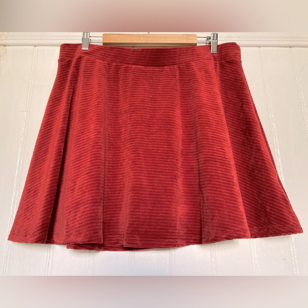 *3 for $20* Circle Skirt, Ribbed Velvet/Velour, Mini, Red-Orange, sz XXL.